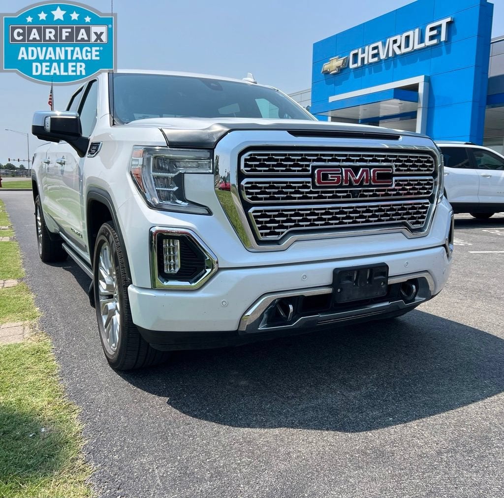 2020 GMC Sierra 1500 Denali in White Frost Tricoat — front three-quarter view