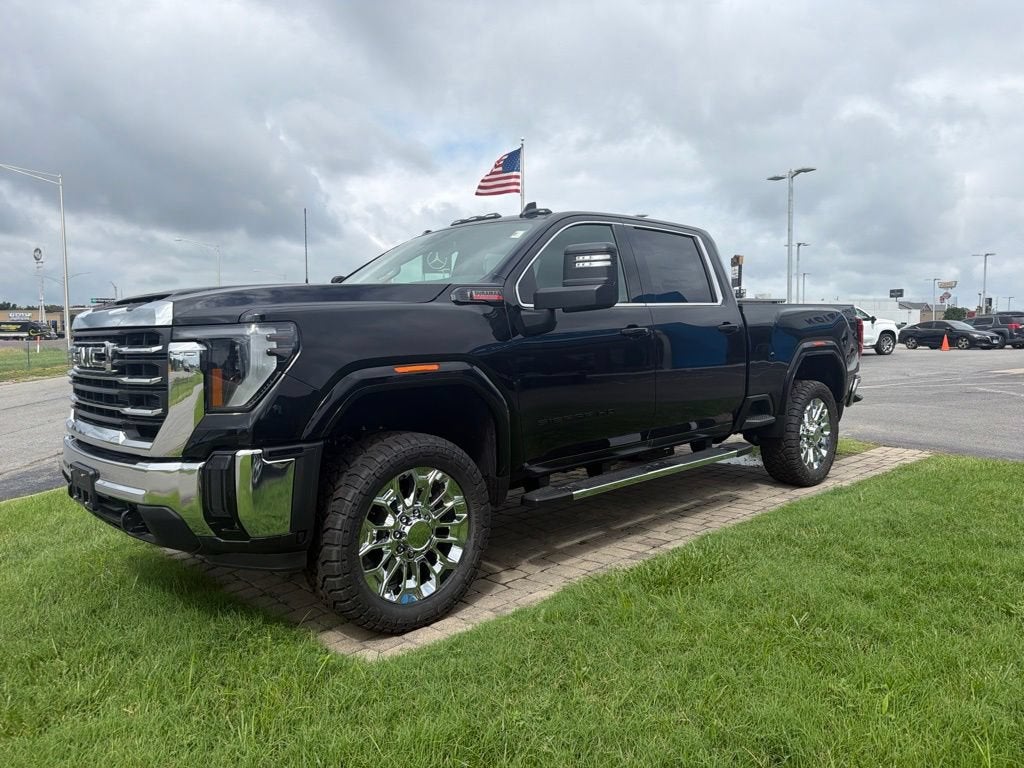 2026 GMC Sierra 2500 HD SLE in Onyx Black — front three-quarter view